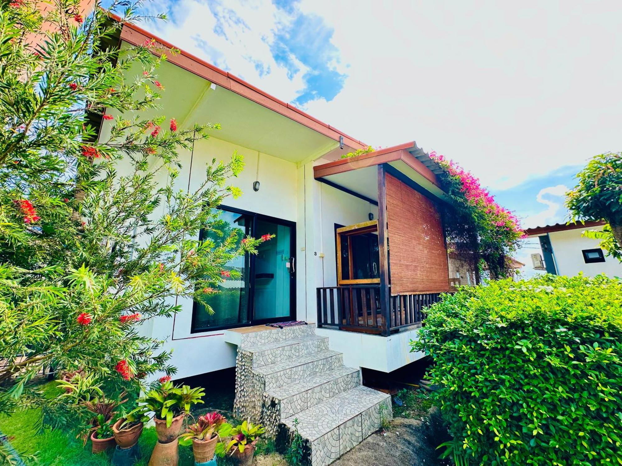 The Scenery Beach Resort Baan Khai Exterior photo