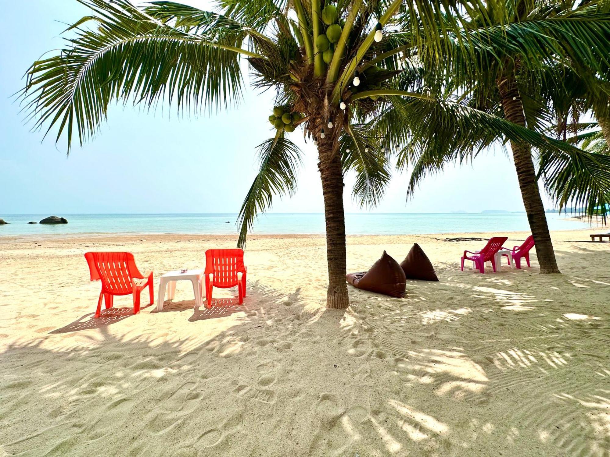 The Scenery Beach Resort Baan Khai Exterior photo