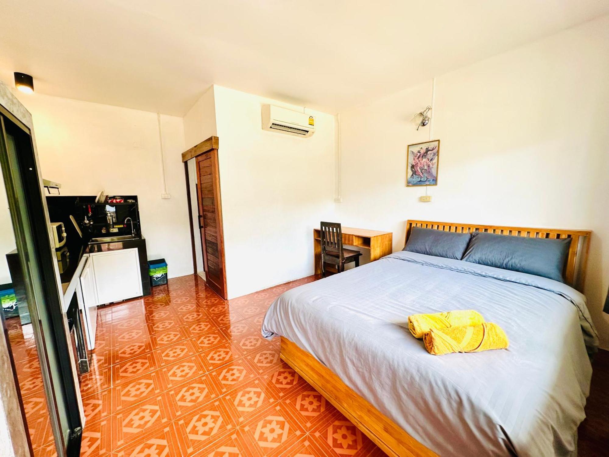 The Scenery Beach Resort Baan Khai Exterior photo